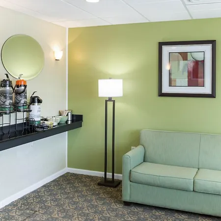Quality Inn & Suites Plattsburgh-3